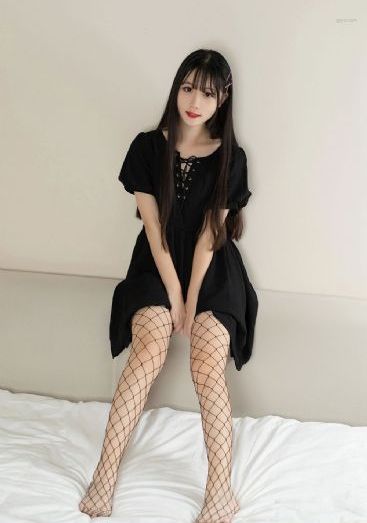 埋进腿间舌头使劲添动态图